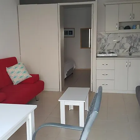 Serena Suites Aparthotel