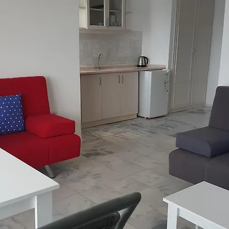 Aparthotel Serena Suites 3*
