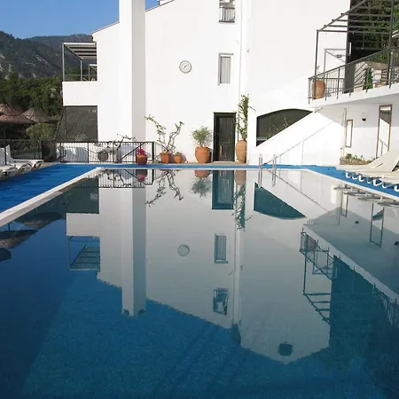 Serena Suites 3*