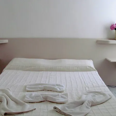 Aparthotel Serena Suites 3*
