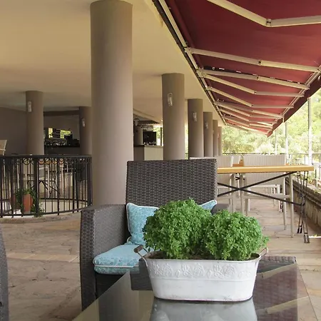 Serena Suites Aparthotel 3*