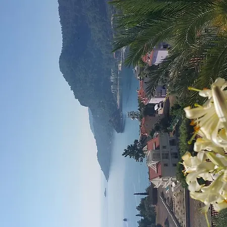 Serena Suites 아파트호텔 말마리스